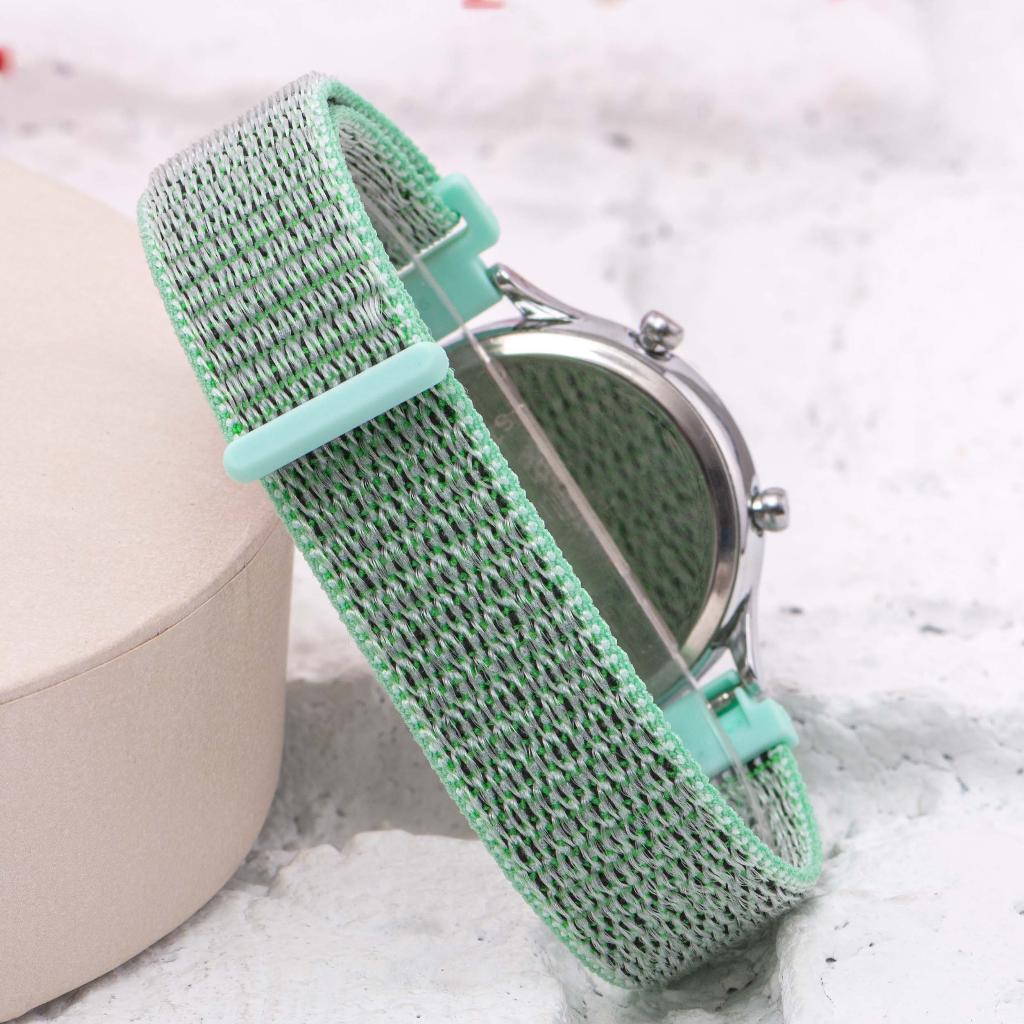 Cırtlı Yapışır Kordon Yeni Moda Dijital Led Çocuk Kol Saat ST-304052